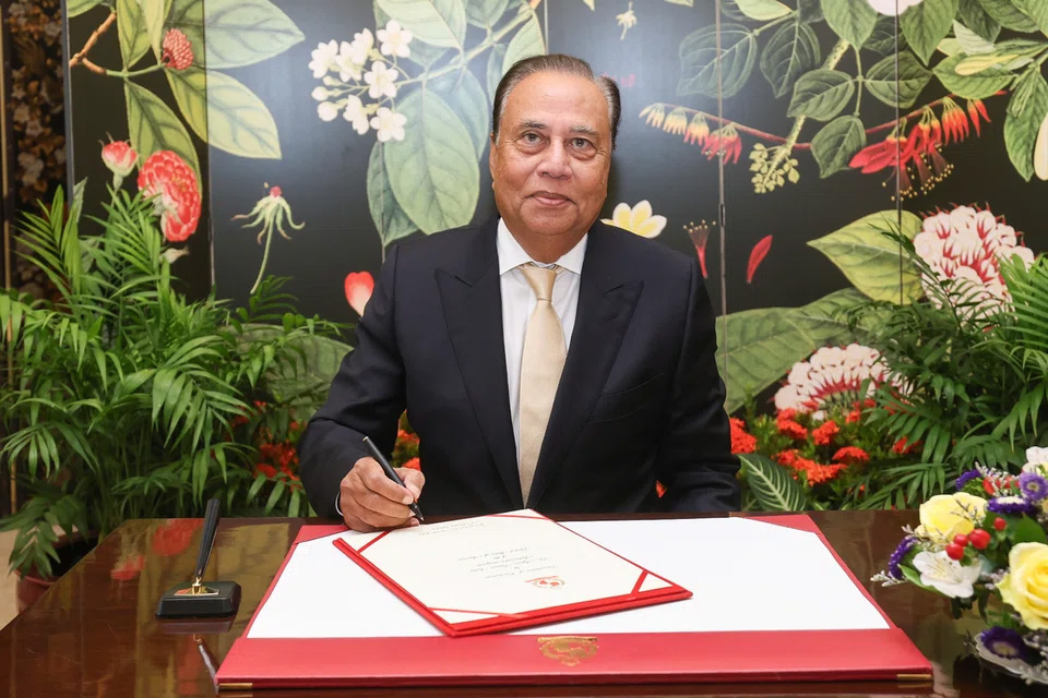 us-amb-to-sg
