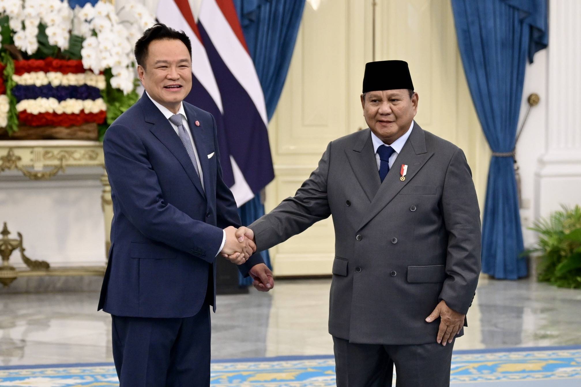 thai PM visits Indonesia