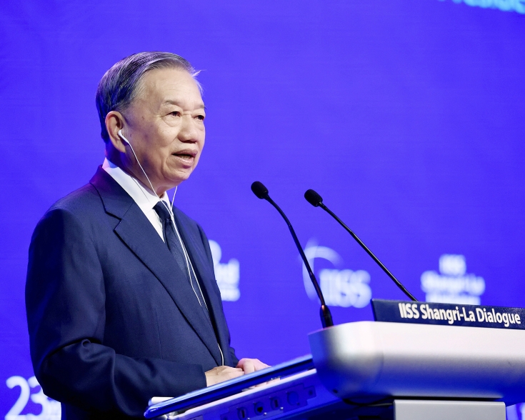 Vietnamese Party General Secretary and State President To Lam delivers the keynote address at the 23rd Shangri-La Dialogue in Singapore, May 29, 2026
